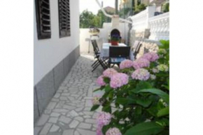 Apartment Marija 61 pax